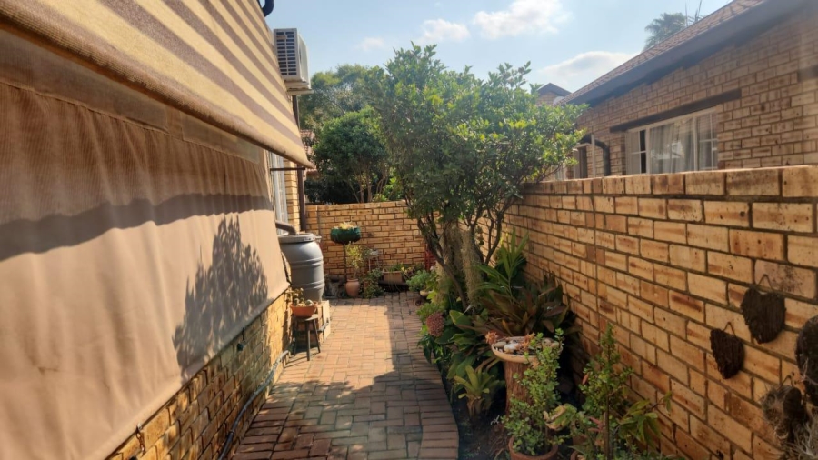 3 Bedroom Property for Sale in Safari Gardens North West